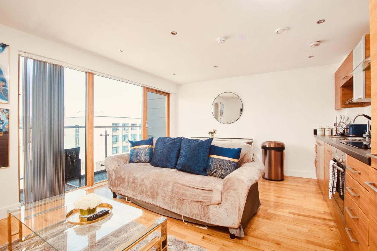 King Deluxe City Apt Large Space& Free Parking! No Balcony Leeds  Buitenkant foto