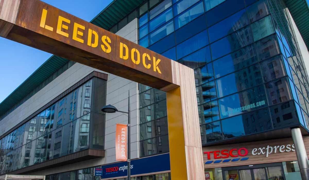 King Deluxe City Apt Large Space& Free Parking! No Balcony Leeds  Buitenkant foto