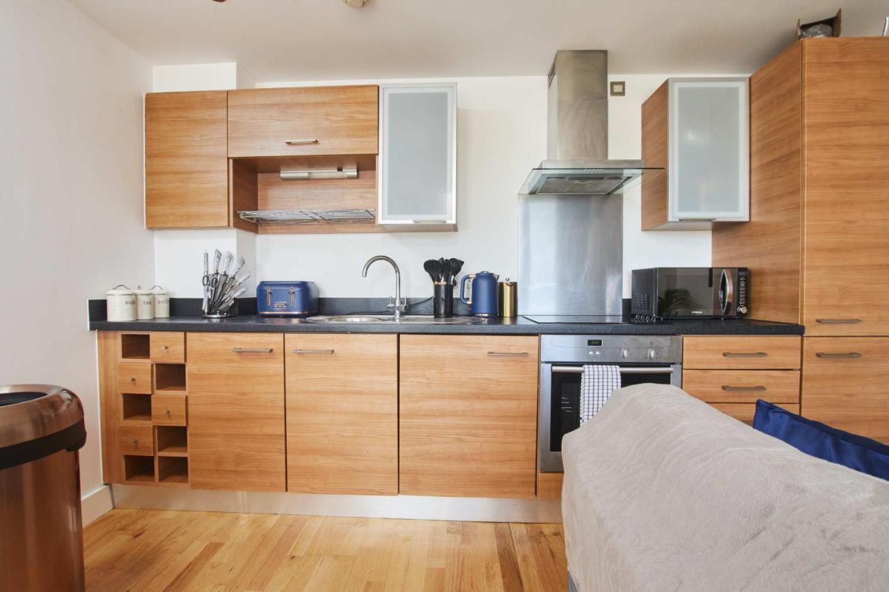 King Deluxe City Apt Large Space& Free Parking! No Balcony Leeds  Buitenkant foto