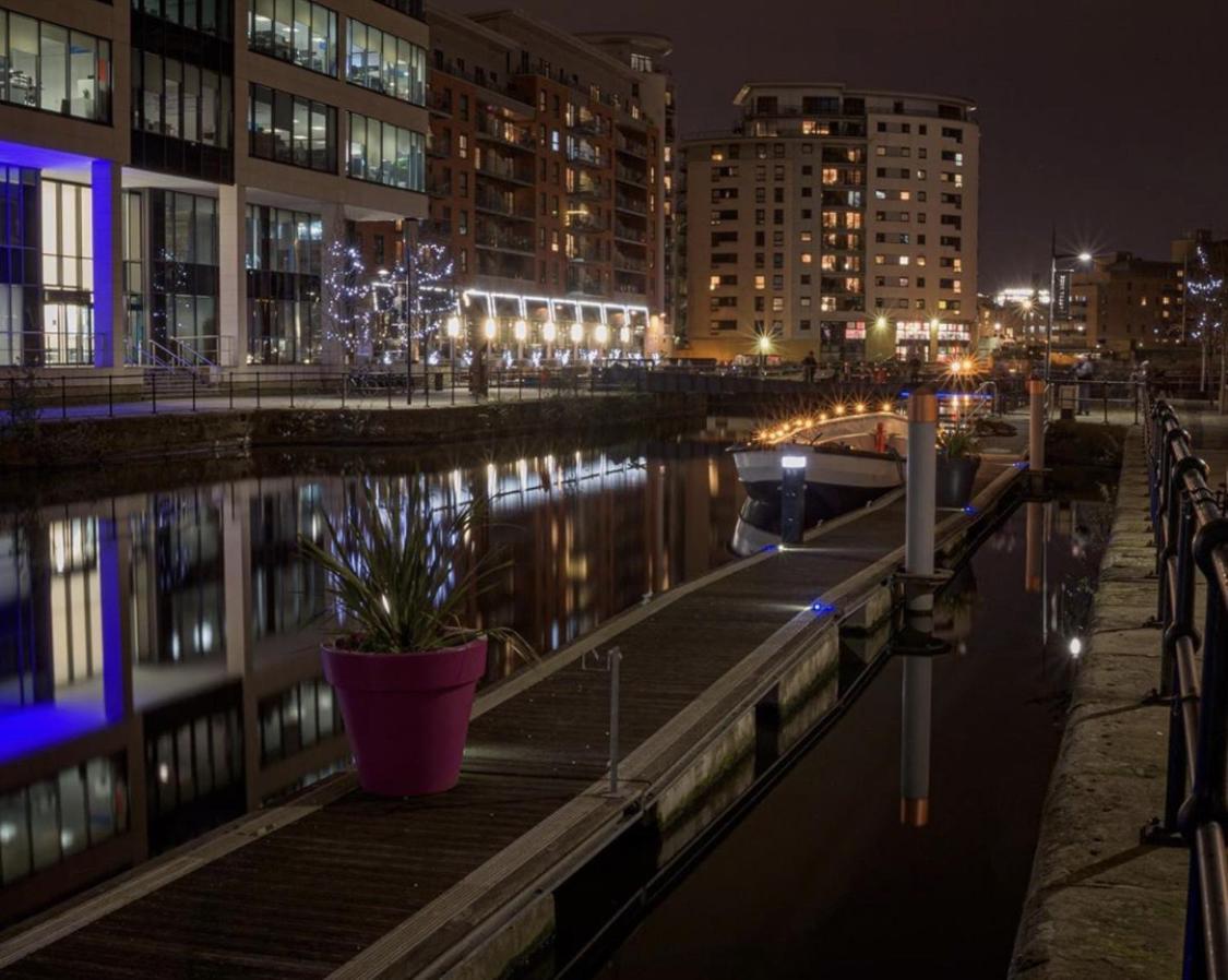 King Deluxe City Apt Large Space& Free Parking! No Balcony Leeds  Buitenkant foto