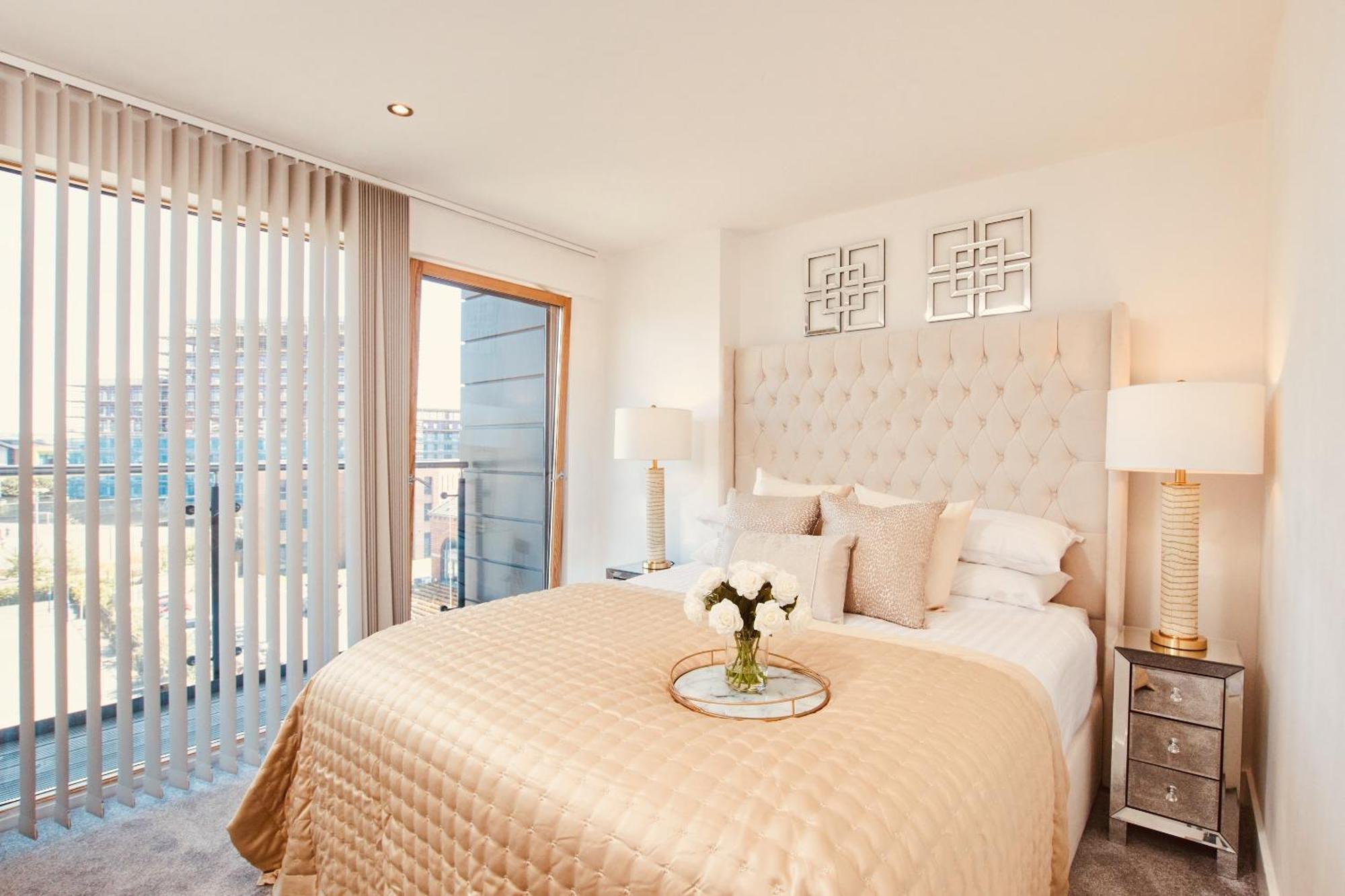 King Deluxe City Apt Large Space& Free Parking! No Balcony Leeds  Buitenkant foto