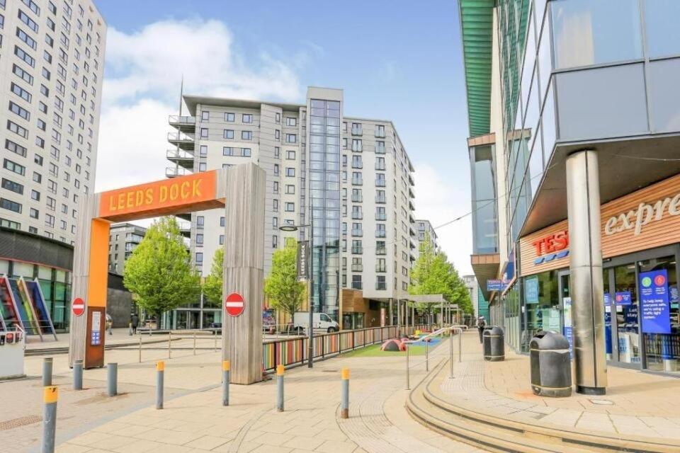 King Deluxe City Apt Large Space& Free Parking! No Balcony Leeds  Buitenkant foto