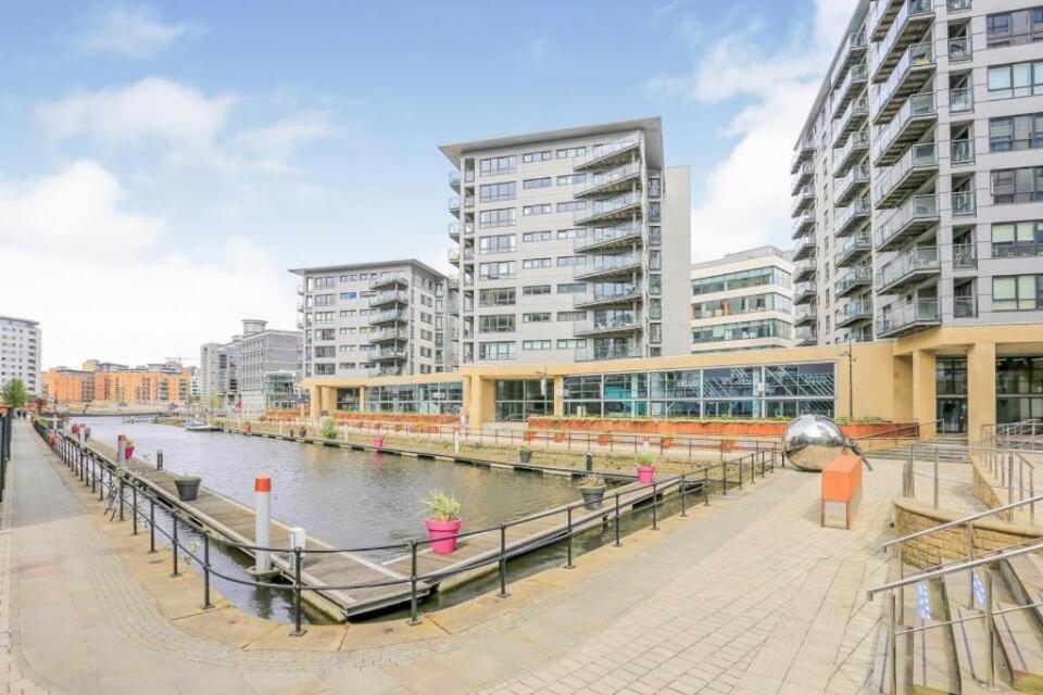 King Deluxe City Apt Large Space& Free Parking! No Balcony Leeds  Buitenkant foto